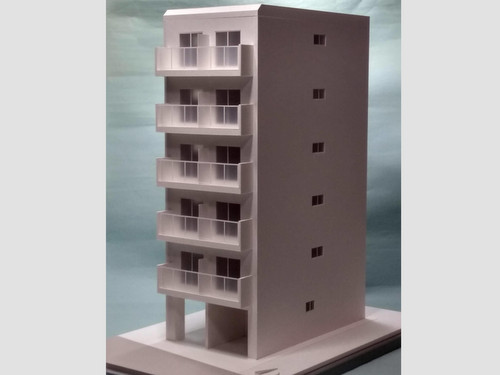 458 1/50白外観模型